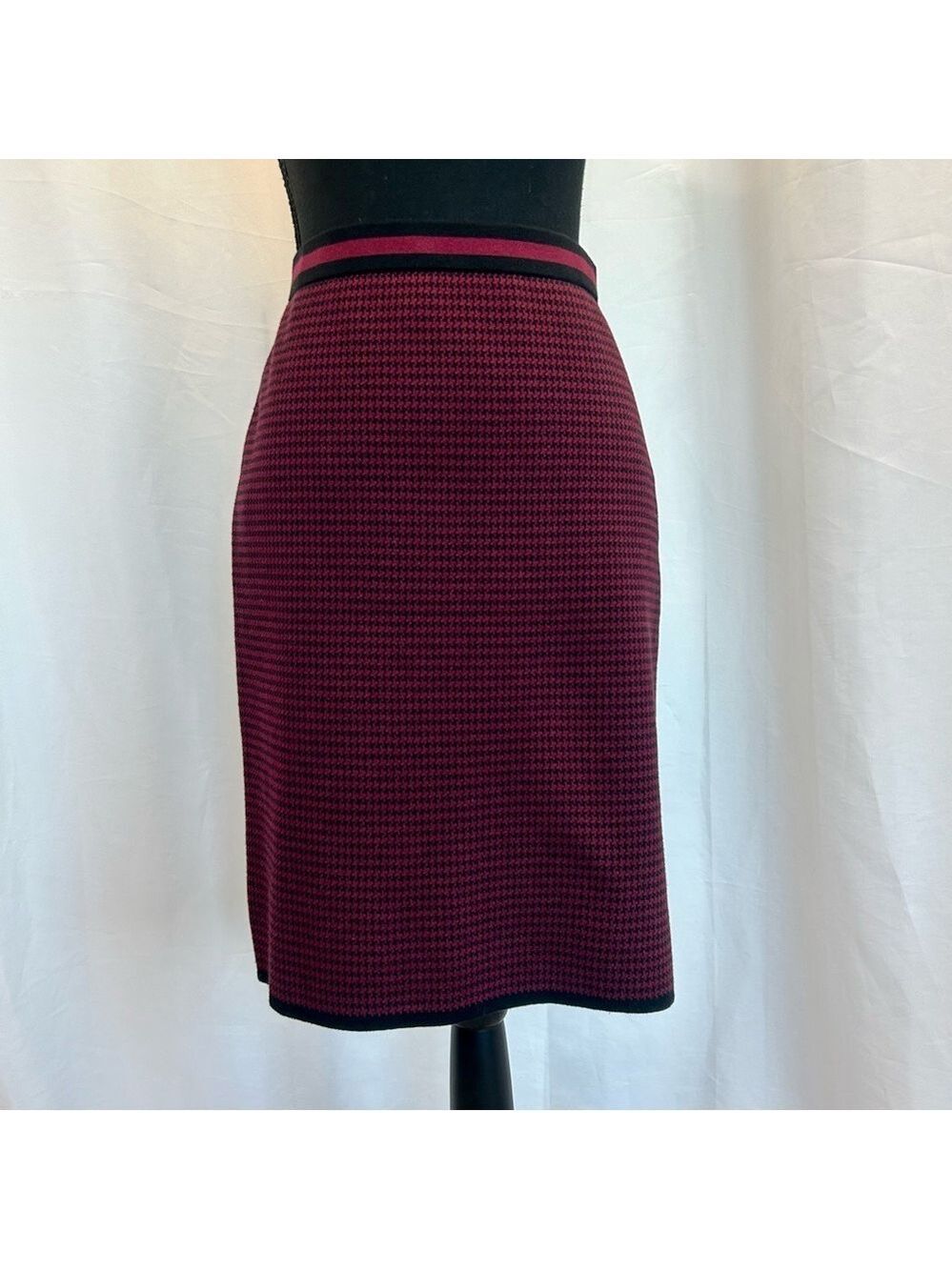 KARL Lagerfeld red Burgundy black geometric print knit pencil skirt Sz M NWT - Picture 2 of 11